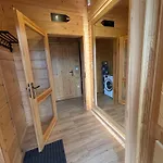Dom Z Bali Swierkowka 木屋 *